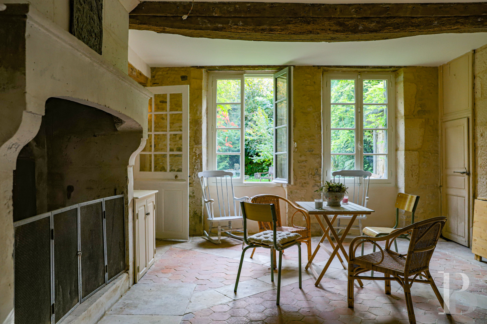 En Normandie, à Falaise, une maison des 17e et 18e siècles au cœur d’un quartier historique - photo  n°43
